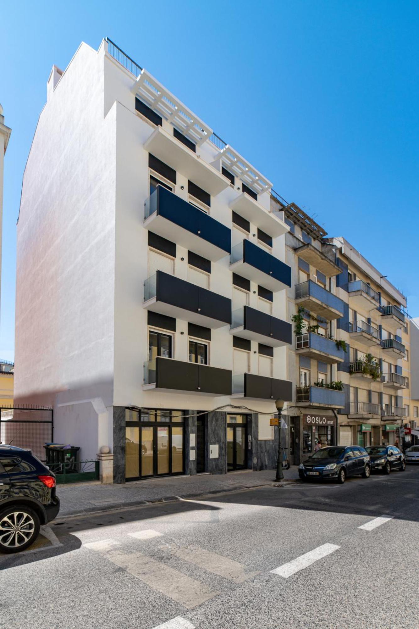 Lusiadas 53 2ºd - Beautiful Two-bedroom Apartment Lisbon